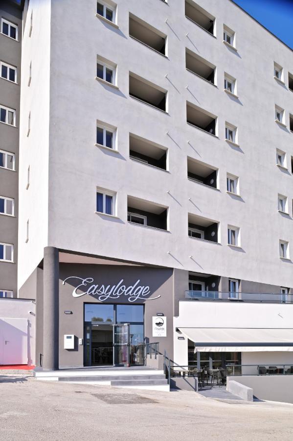 Residence Easy Lodge Аяччо Екстер'єр фото